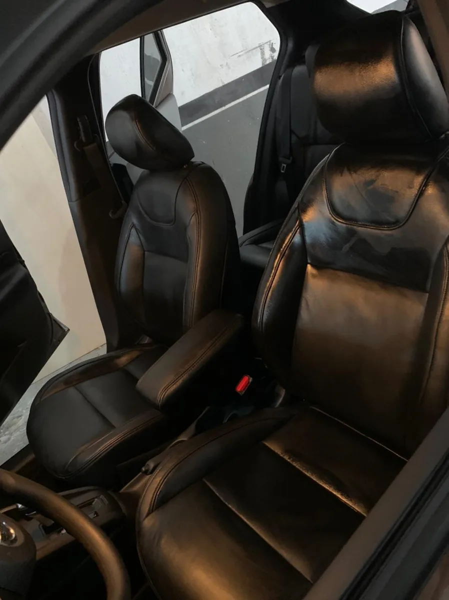 Tapeçaria automotiva em couro - projeto 20 - P. Roberto Auto Capas Santos