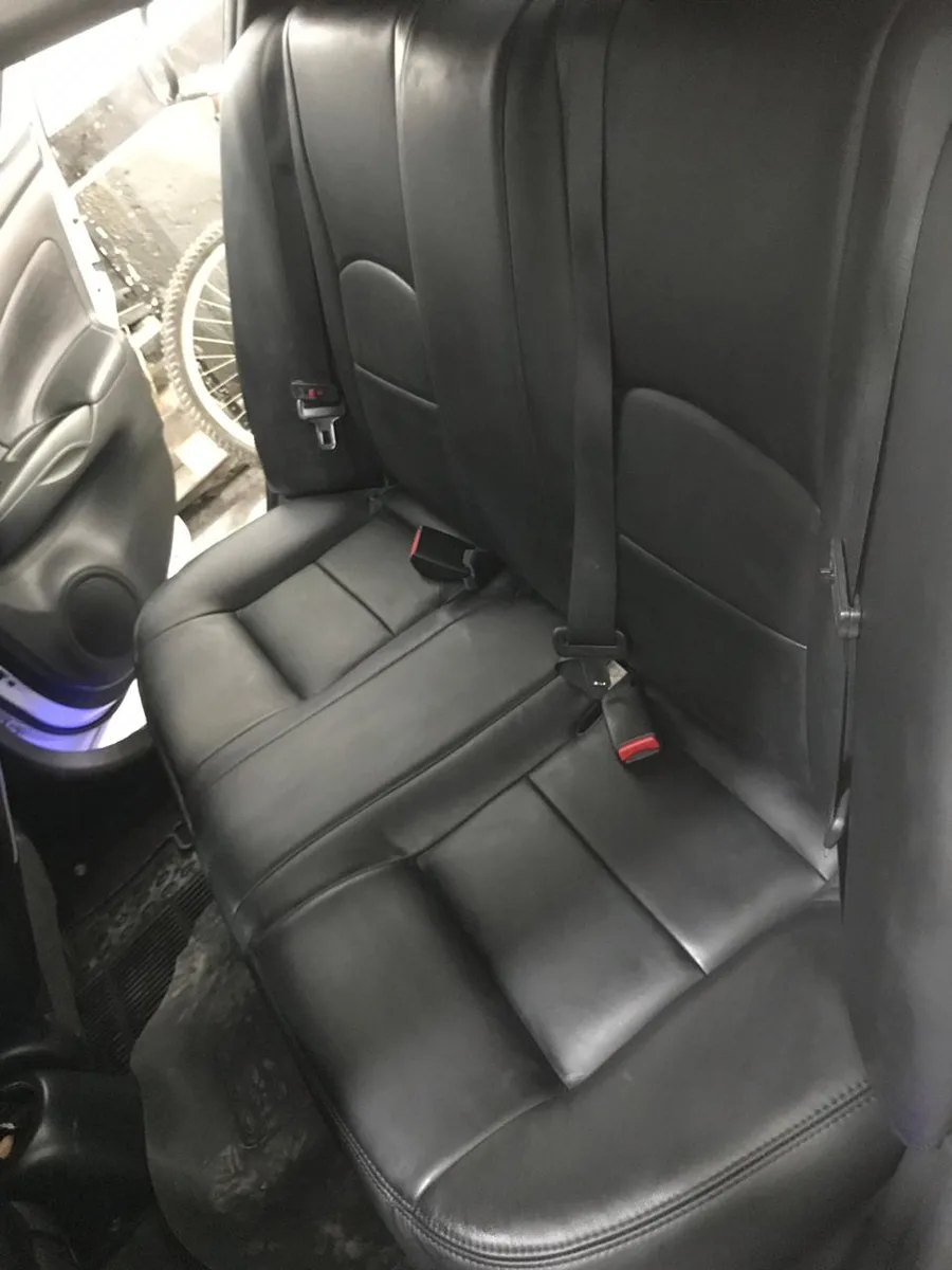 Trabalho de tapeçaria realizado - P. Roberto Auto Capas Santos