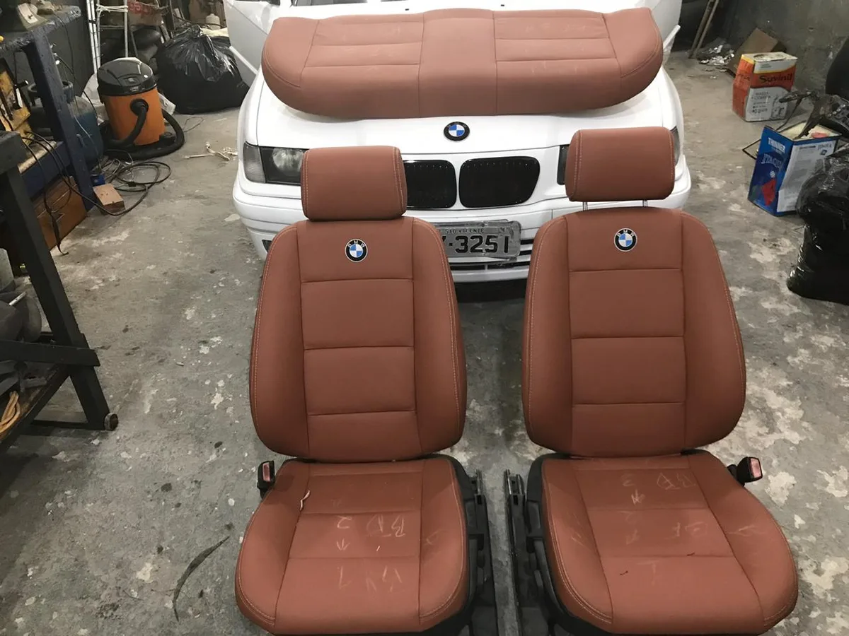 Trabalho de tapeçaria realizado - P. Roberto Auto Capas Santos
