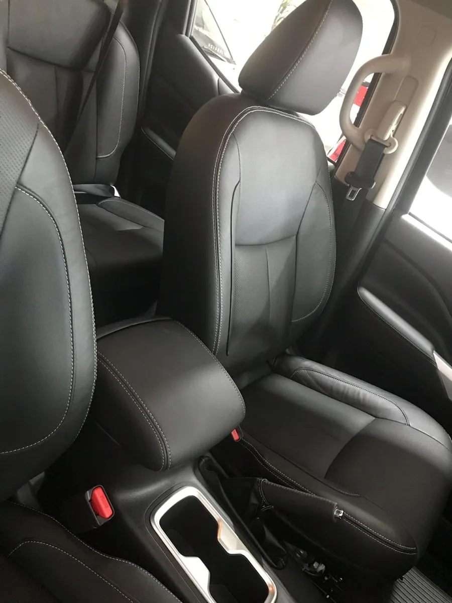 Trabalho de tapeçaria realizado - P. Roberto Auto Capas Santos
