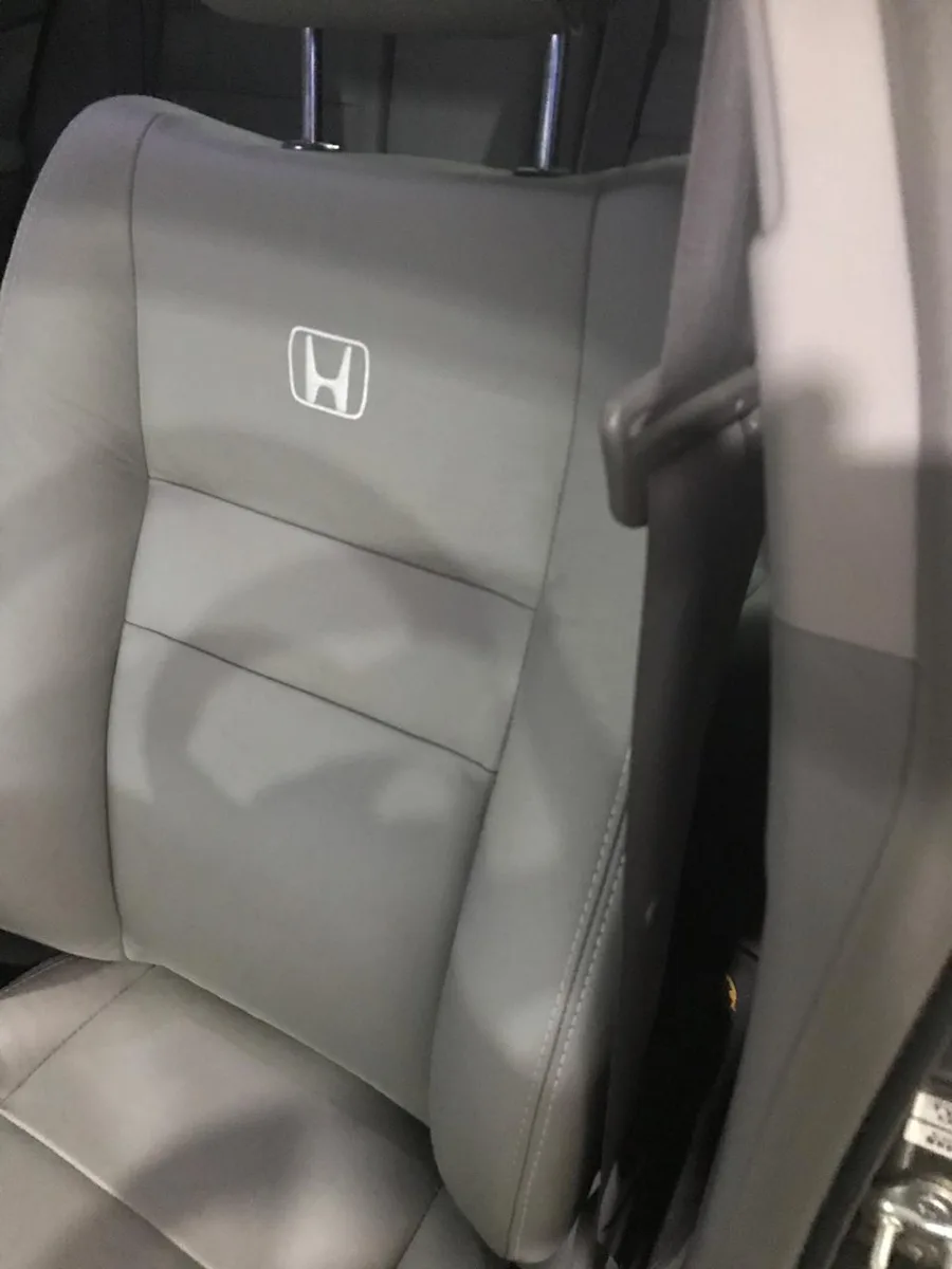 Trabalho de tapeçaria realizado - P. Roberto Auto Capas Santos