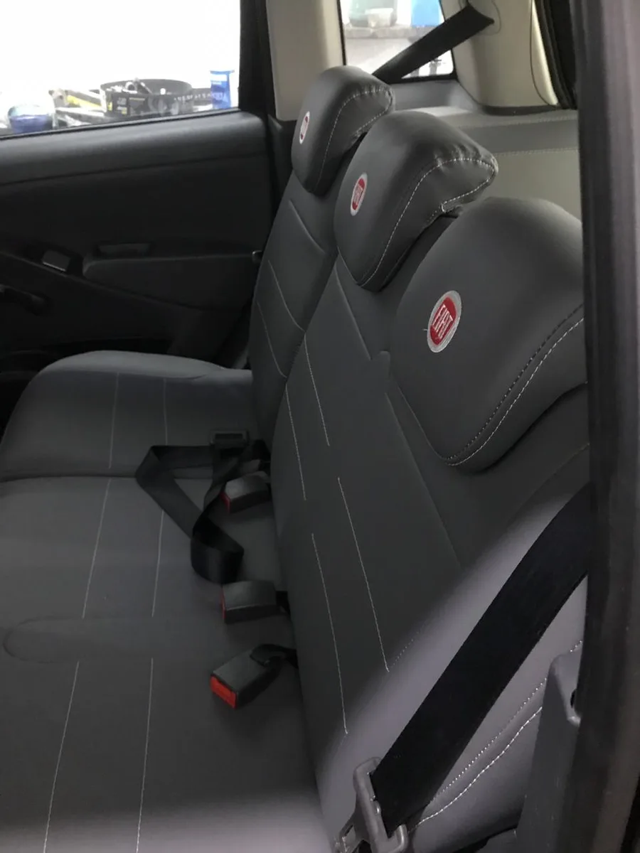 Trabalho de tapeçaria realizado - P. Roberto Auto Capas Santos