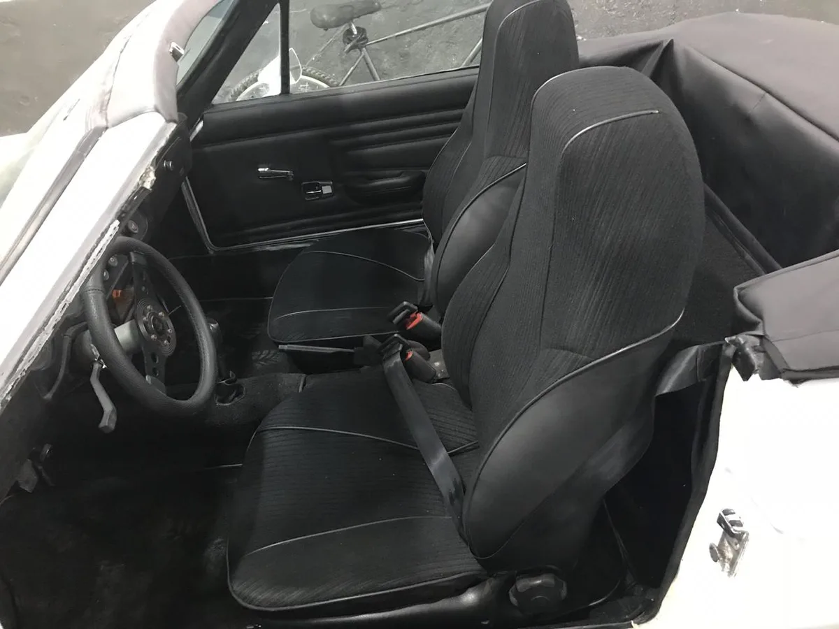 Trabalho de tapeçaria realizado - P. Roberto Auto Capas Santos