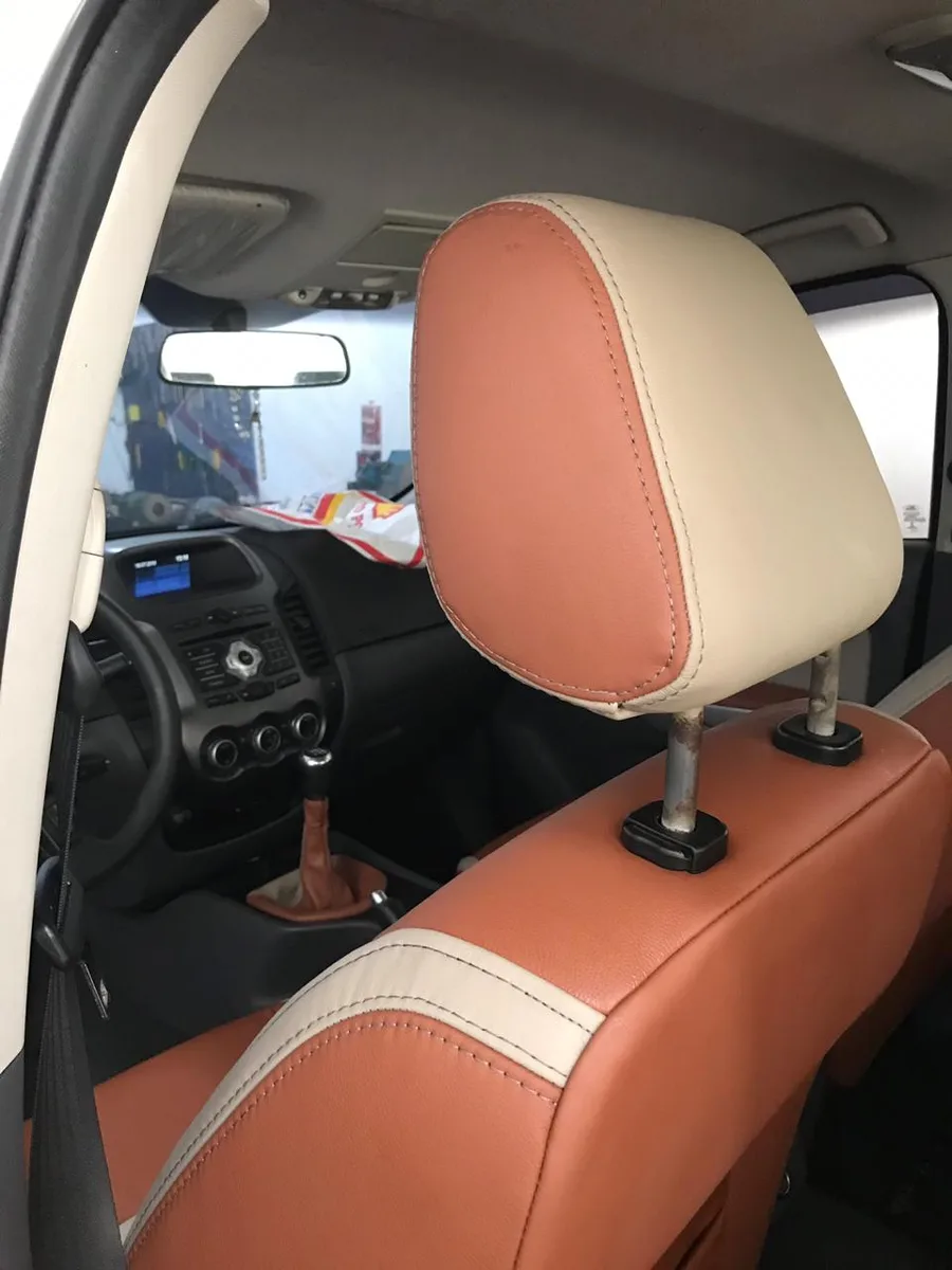 Trabalho de tapeçaria realizado - P. Roberto Auto Capas Santos