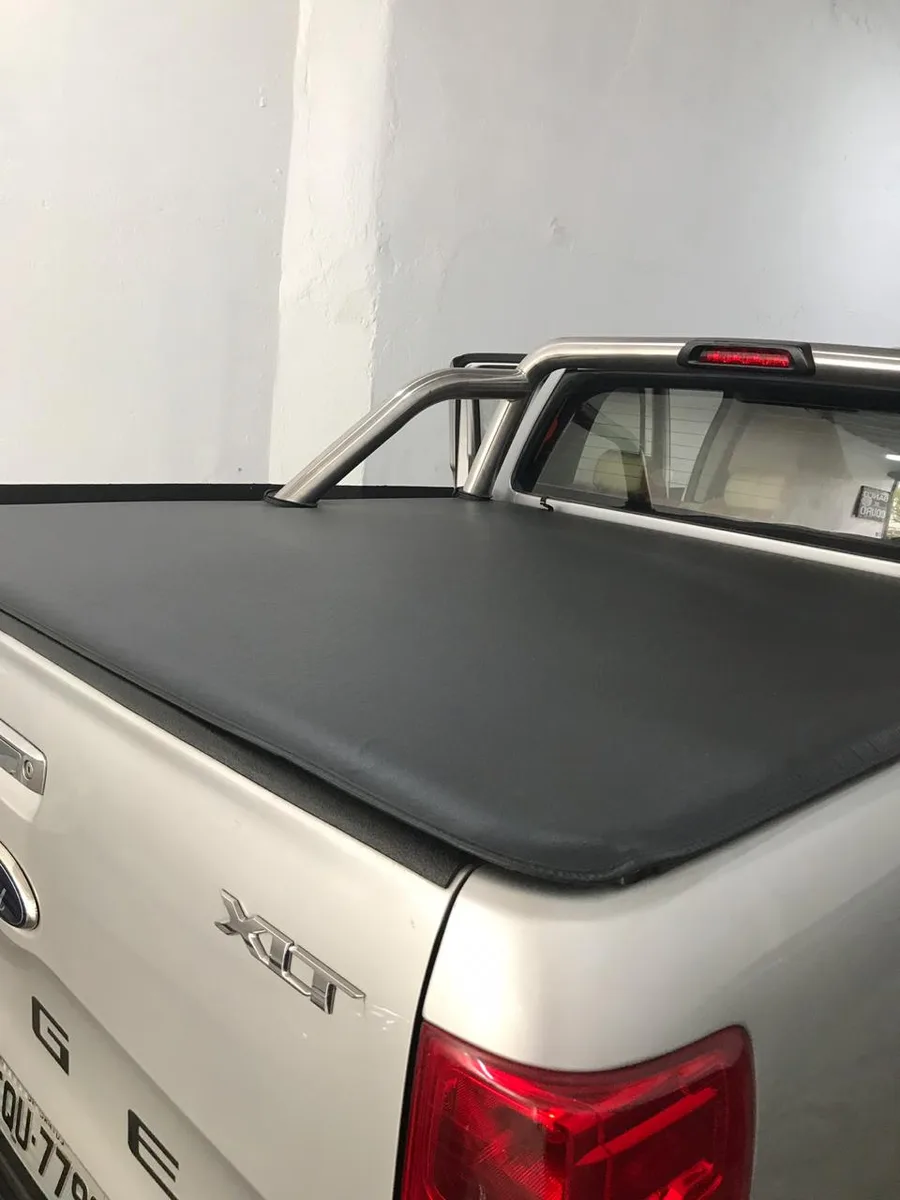 Trabalho de tapeçaria realizado - P. Roberto Auto Capas Santos