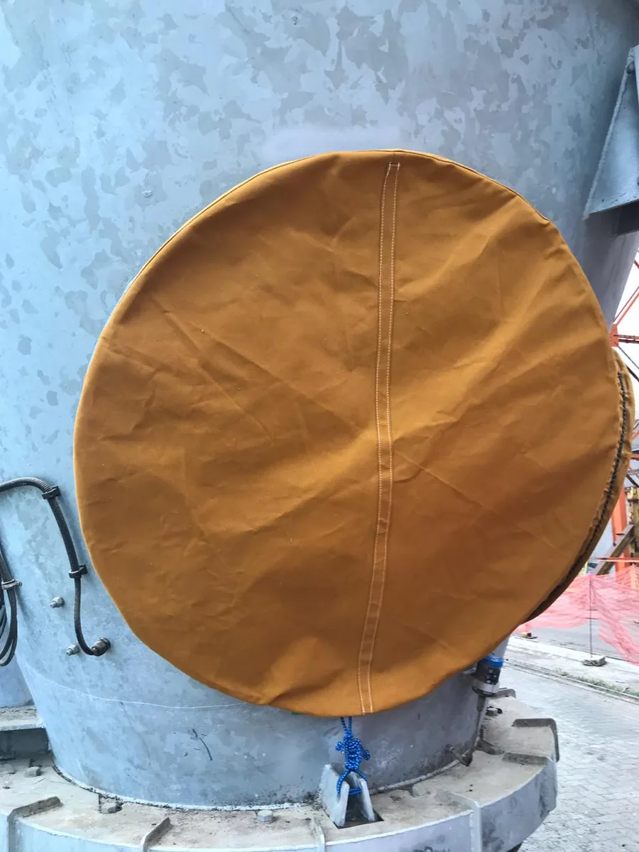 Trabalho de tapeçaria realizado - P. Roberto Auto Capas Santos